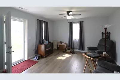 101 N Railroad Street, Patoka, IL 62875 - Photo 4