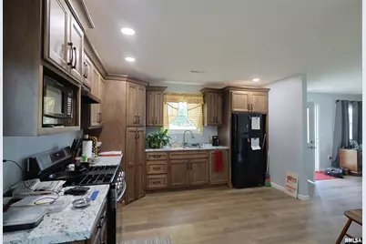 101 N Railroad Street, Patoka, IL 62875 - Photo 8