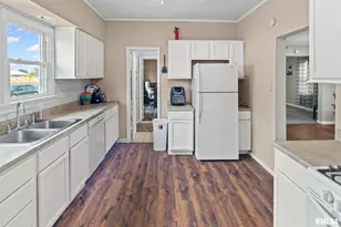 2109 N Broadway Ave, Salem, IL 62881 - Photo 28