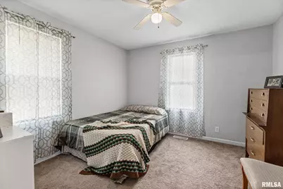 2109 N Broadway Avenue, Salem, IL 62881 - Photo 24