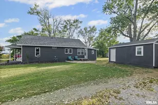 2109 N Broadway Ave, Salem, IL 62881 - Photo 6