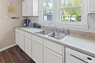 2109 N Broadway Ave, Salem, IL 62881 - Photo 20