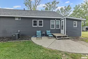 2109 N Broadway Ave, Salem, IL 62881 - Photo 8