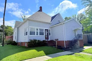 18 S Mill St, Harrisburg, IL 62946 - Photo 2