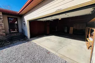 295 Country Acres Rd, Eldorado, IL 62930 - Photo 4