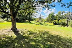 295 Country Acres Rd, Eldorado, IL 62930 - Photo 16