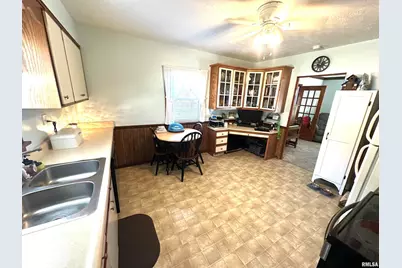 420 W 3rd Street, Centralia, IL 62801 - Photo 6