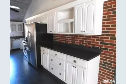 321 W Boone Street, Salem, IL 62881 - Photo 42