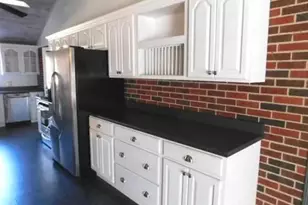 321 W Boone St, Salem, IL 62881 - Photo 42