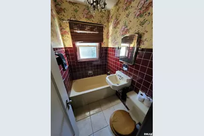 321 W Boone Street, Salem, IL 62881 - Photo 24