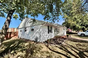 1012 W 4th St, Centralia, IL 62801 - Photo 4