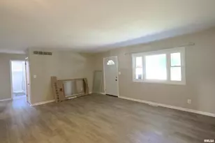 11 Ridge Rd, Centralia, IL 62801 - Photo 6