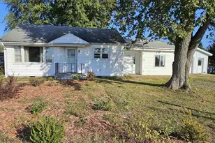 233 N US Hwy 45, Cisne, IL 62823 - Photo 2