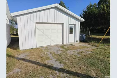 233 N US Hwy 45, Cisne, IL 62823 - Photo 4