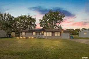 8 Ronnies Terrace, Centralia, IL 62801 - Photo 2