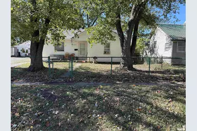 1210 S Hickory Street, Centralia, IL 62801 - Photo 6