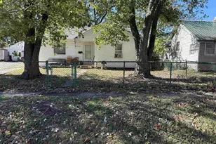 1210 S Hickory St, Centralia, IL 62801 - Photo 6