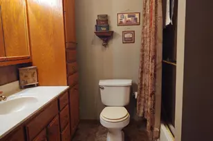 901 Locust St, Vienna, IL 62995 - Photo 24