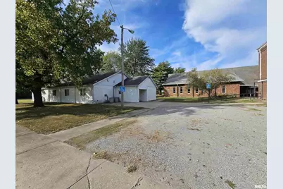 705 W Main Street, Dahlgren, IL 62828 - Photo 10