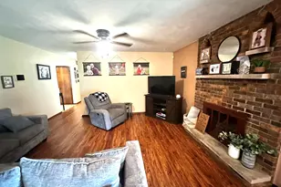 1340 E 6th St, Centralia, IL 62801 - Photo 4