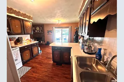 1340 E 6th Street, Centralia, IL 62801 - Photo 6