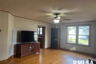 306 S Madison St, Marion, IL 62959 - Photo 2