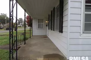 1111 Roosevelt St, Harrisburg, IL 62946 - Photo 2