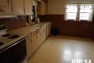 1111 Roosevelt St, Harrisburg, IL 62946 - Photo 8