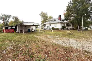 523 W 4th St, Centralia, IL 62801 - Photo 8