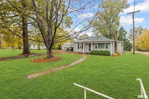 444 N Marion St, Centralia, IL 62801 - Photo 2