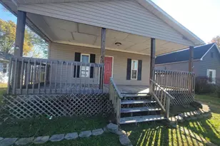 208 N Washington St, Hurst, IL 62949 - Photo 4