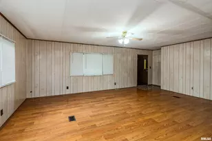 208 W Pennsylvania Ave, Pittsburg, IL 62974 - Photo 6