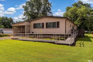 208 W Pennsylvania Ave, Pittsburg, IL 62974 - Photo 2