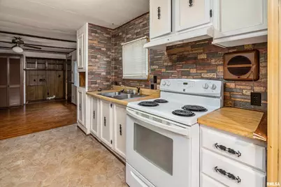 208 W Pennsylvania Avenue, Pittsburg, IL 62974 - Photo 8