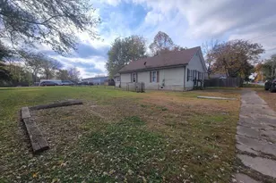 306 Vogel St, Lowell, IL 62927 - Photo 2