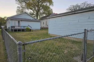 1028 S Roosevelt St, Harrisburg, IL 62946 - Photo 4