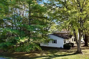 109 E Galaxy Dr, Chicago, IL 62898 - Photo 2