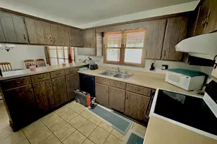 718 Karbers Ridge Rd, Elizabethtown, IL 62931 - Photo 4