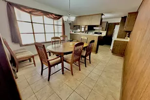 718 Karbers Ridge Rd, Elizabethtown, IL 62931 - Photo 4