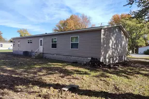 1207 SW 6th St, Fairfield, IL 62837 - Photo 4