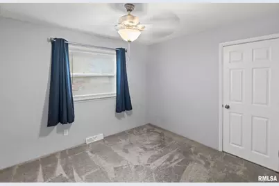 628 Sara Drive, Centralia, IL 62801 - Photo 12