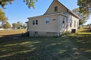 208 W Cherry St, Springerton, IL 62887 - Photo 2