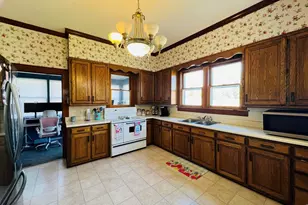 734 S McKinley St, Harrisburg, IL 62946 - Photo 14