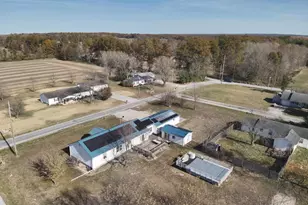 103 E Highline Rd, Chicago, IL 62898 - Photo 2