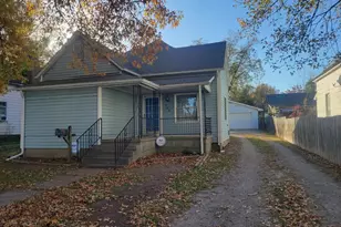 705 S 11th St St, Herrin, IL 62948 - Photo 2