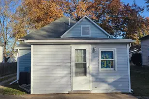 705 S 11th St St, Herrin, IL 62948 - Photo 4