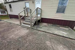 507 Wortby St, Odin, IL 62870 - Photo 2