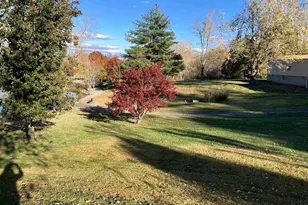 557 Twin Oaks Dr, Cobden, IL 62920 - Photo 4