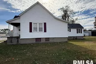 121 N 9th St, Herrin, IL 62948 - Photo 30