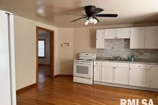 121 N 9th St, Herrin, IL 62948 - Photo 8